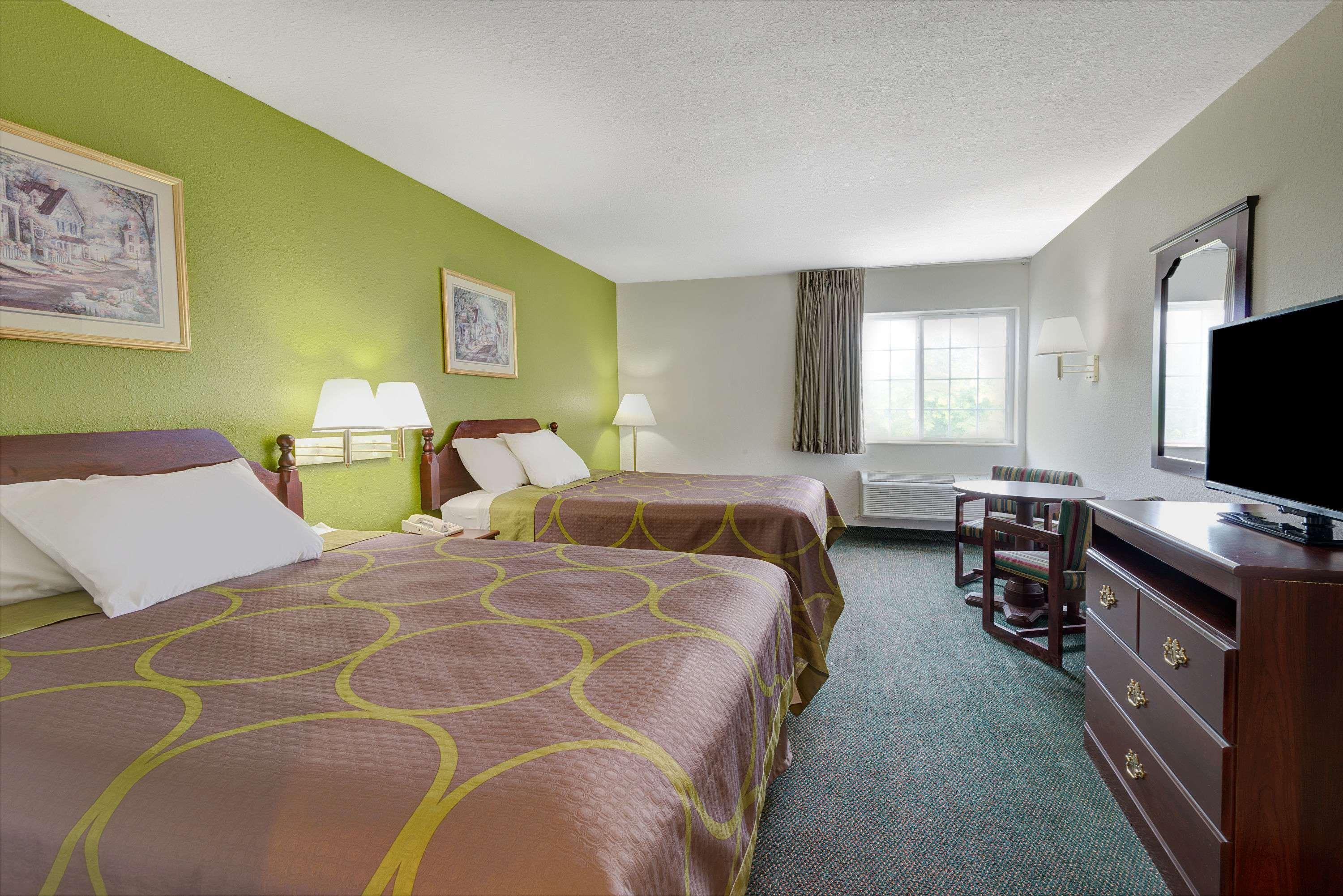Super 8 By Wyndham De Soto Hotell Eksteriør bilde