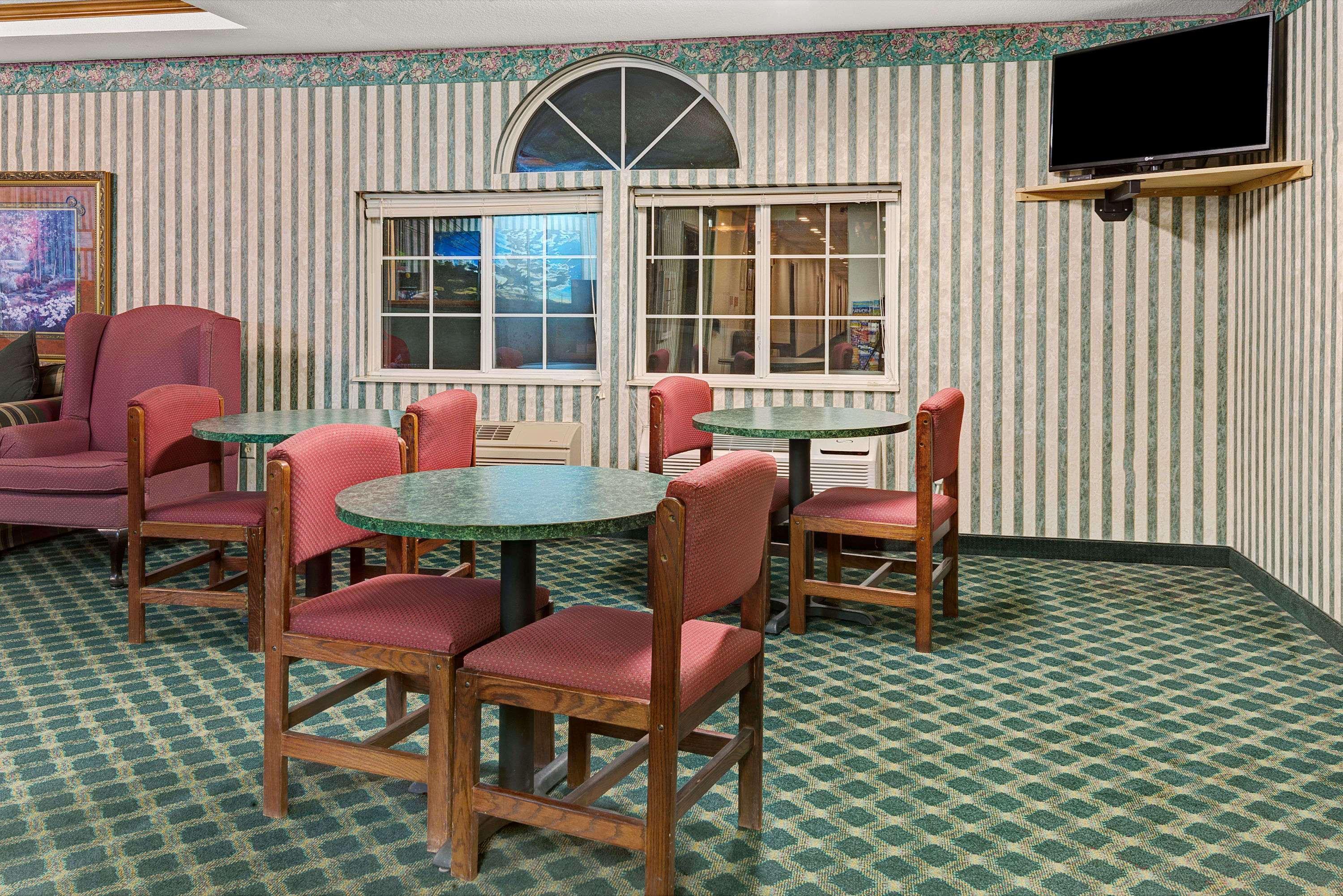 Super 8 By Wyndham De Soto Hotell Eksteriør bilde