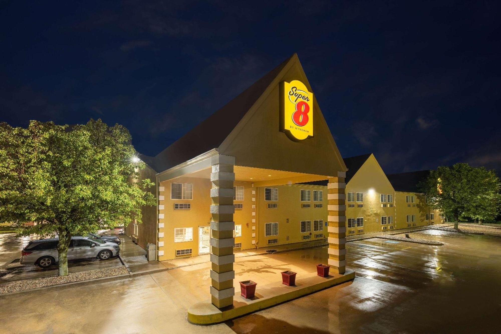 Super 8 By Wyndham De Soto Hotell Eksteriør bilde